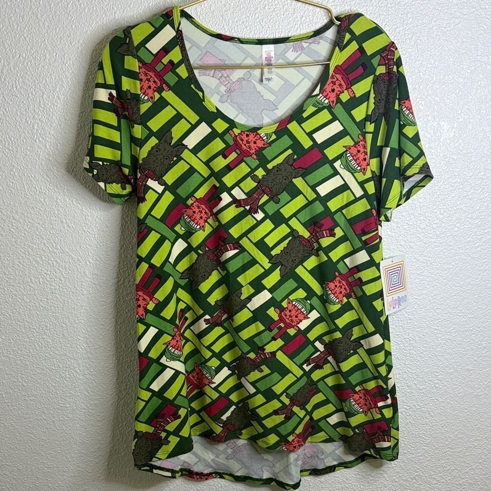 LuLaRoe- Cat and Dog Christmas print- short Sleeve -classic Tee- Size Small